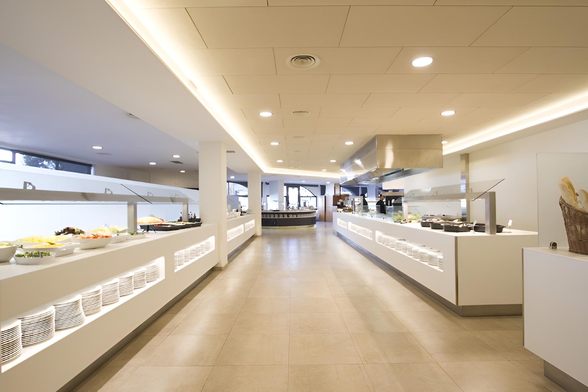 Gran Garbi Hotel - Image 2