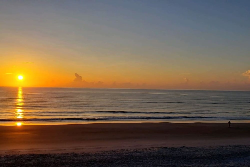 Oceanfront Blissful Sunrises Beach Gear BBQ