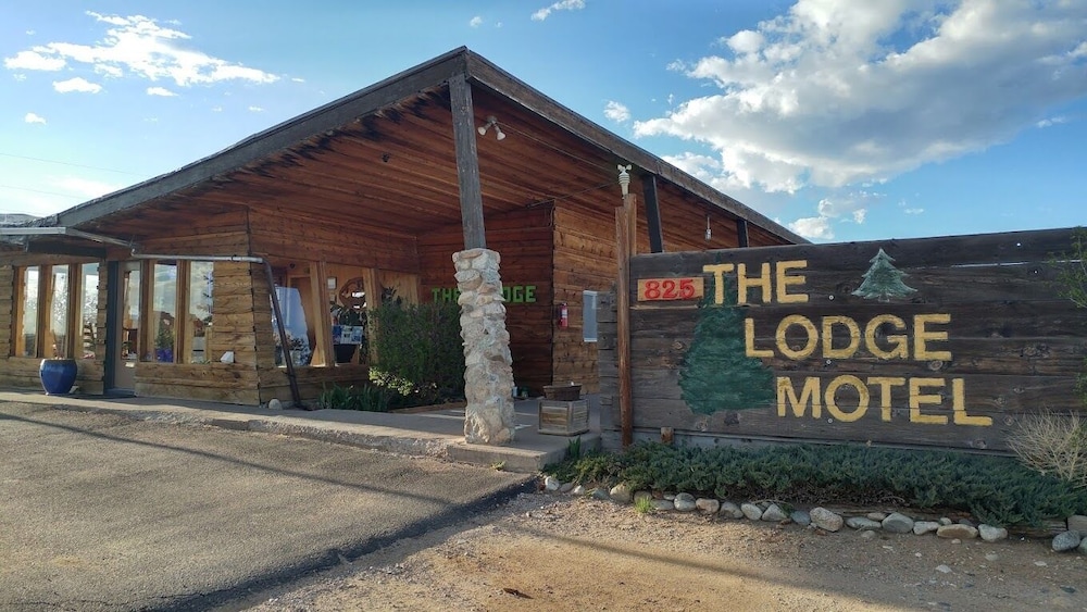 The Lodge Motel