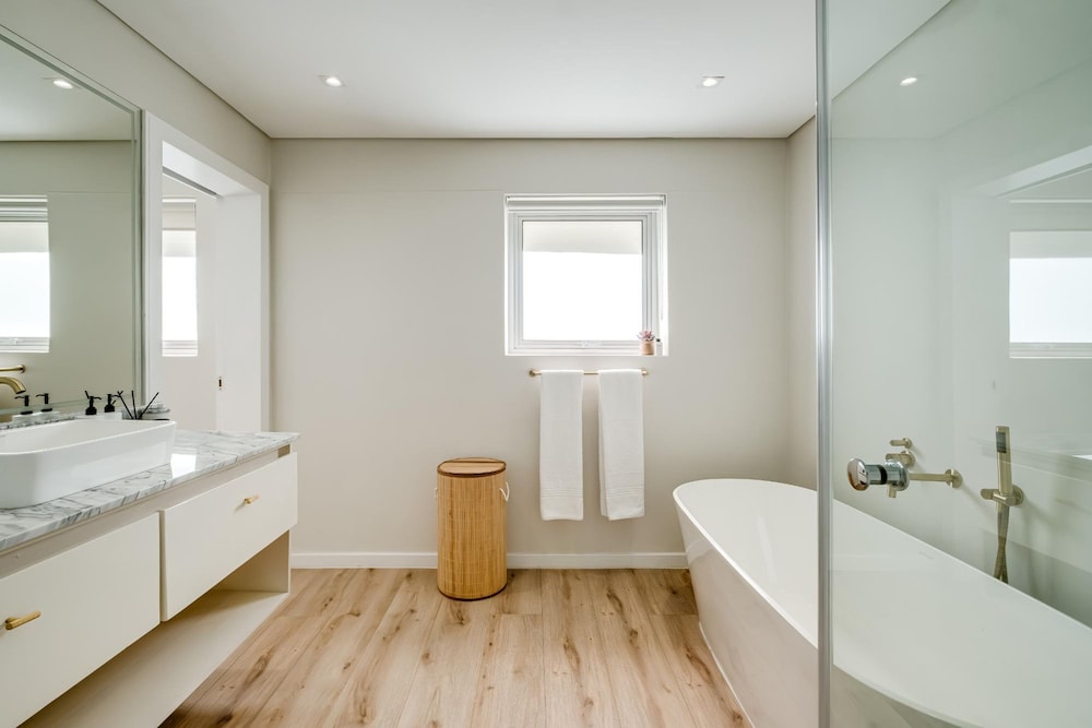 Clifton 2bed Penthouse Sea Views Dunmore Horizons