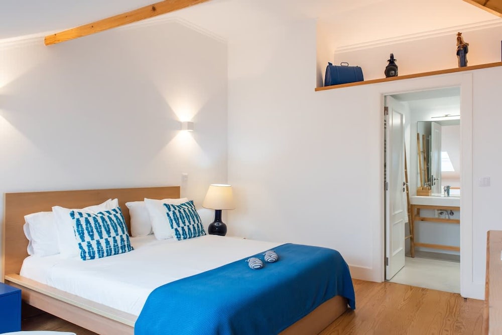 Luxury Building With Rooftop in Central Ericeira
