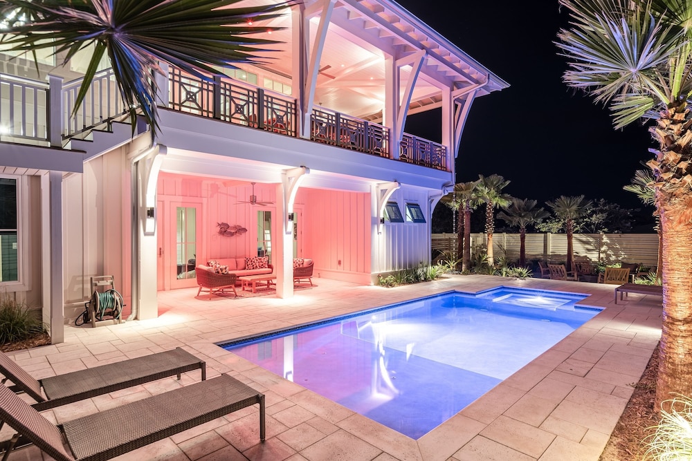 Rooftop Deck Gulf View Pool Firepit Walk to Beach Rosemary Beach
