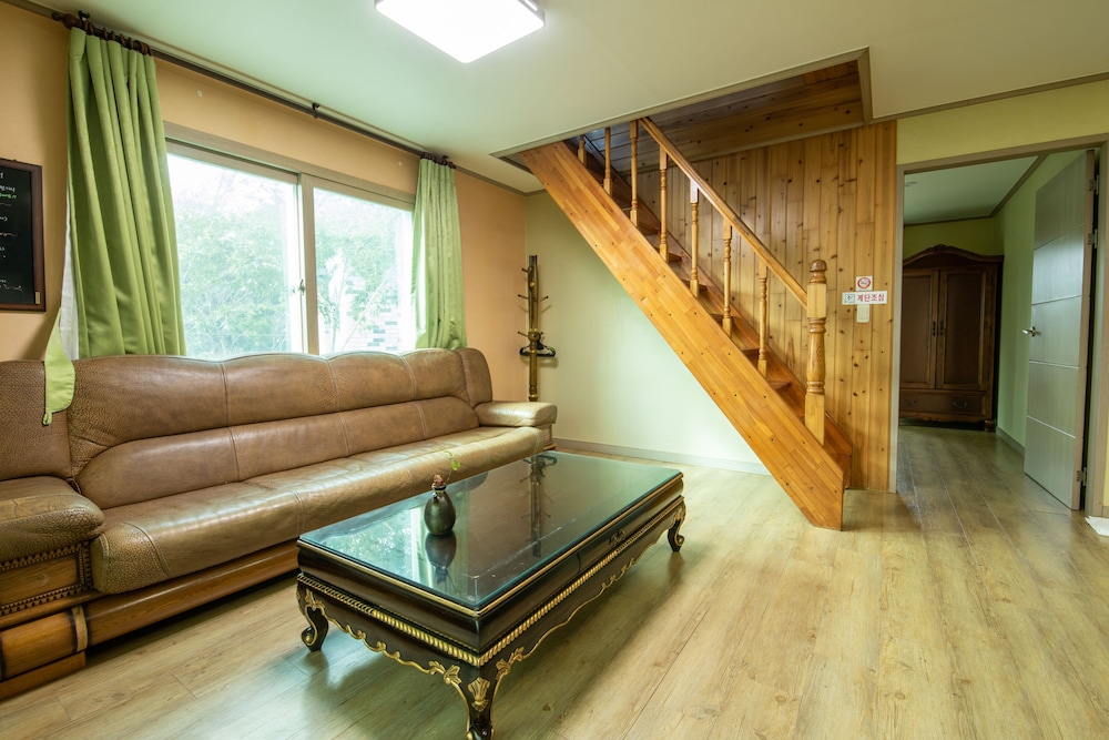 Lionhill Pension