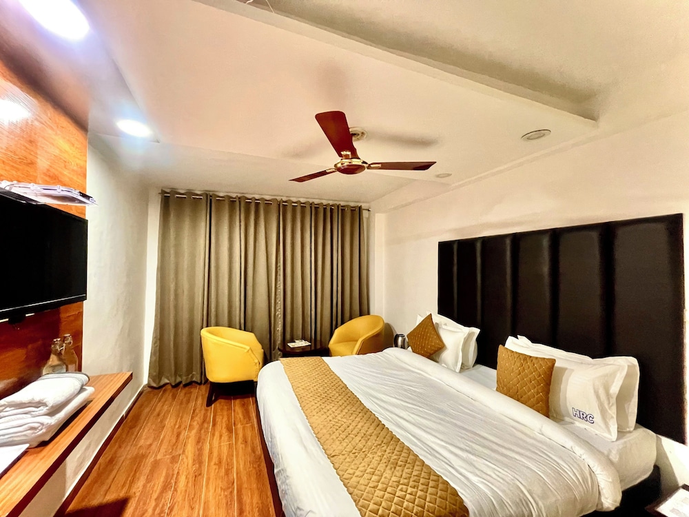 Hotel Roshie Mall Road Mussoorie