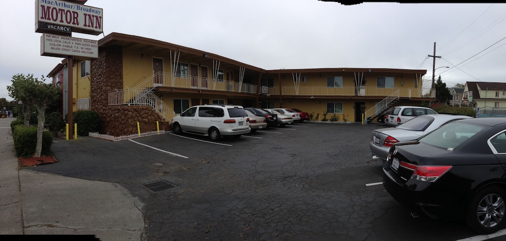 Oakland Vacations - M B Motor Inn - Property Image 9