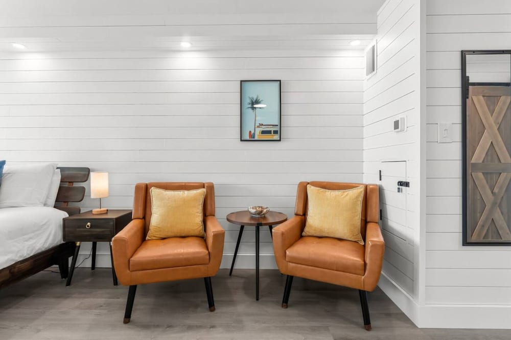 Renovated Beach Front Ocean View Condo TOG 723