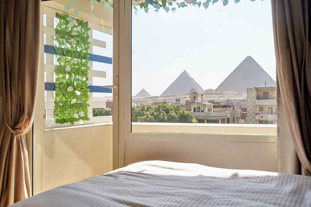 Prestige pyramids inn