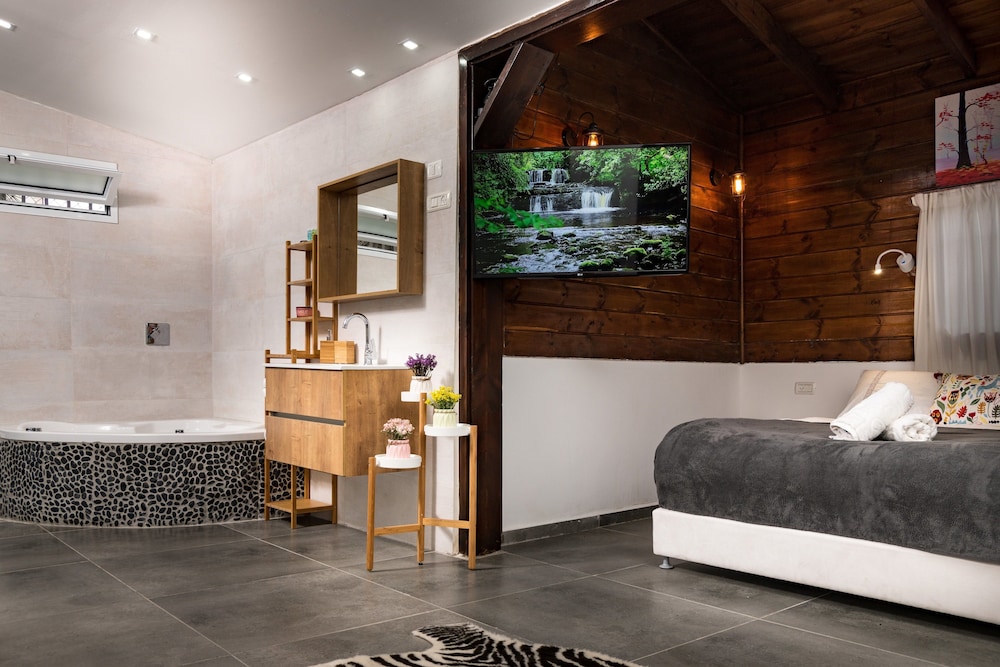 Kinneret Lodging - Image 2