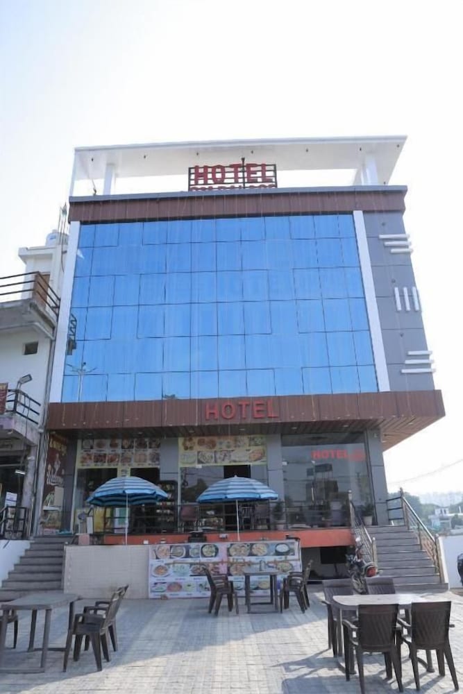 Hotel Om Palace