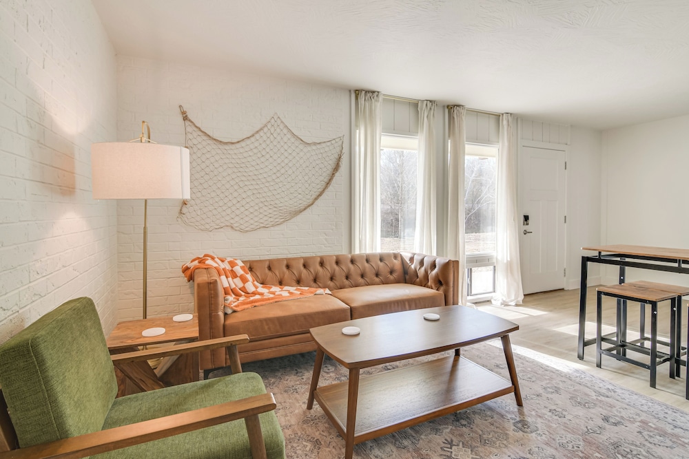 Walk to Branson Landing! Condo w/ Community Pools