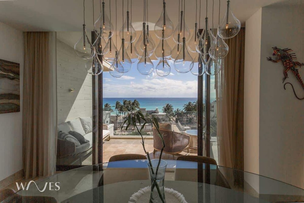 3 Br. Ocean Front PH With Stunning Views