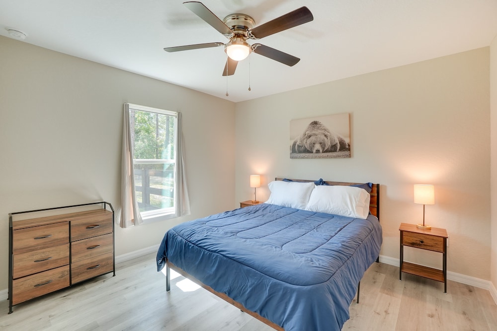 Pet-friendly Home w/ Fenced Yard in Dunnellon