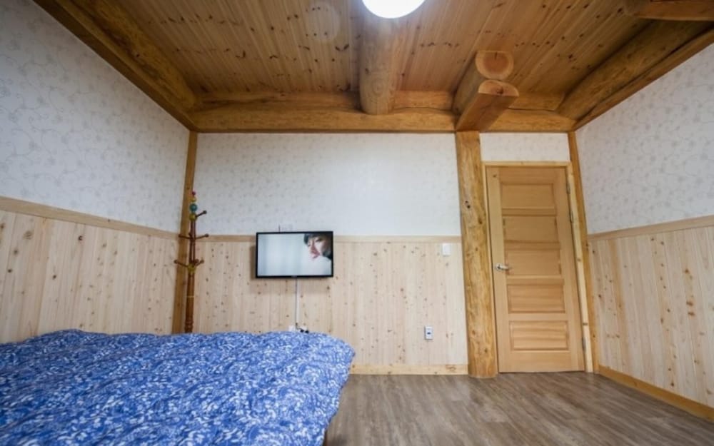 Boryeong Bulbitmaroo Pension view 5