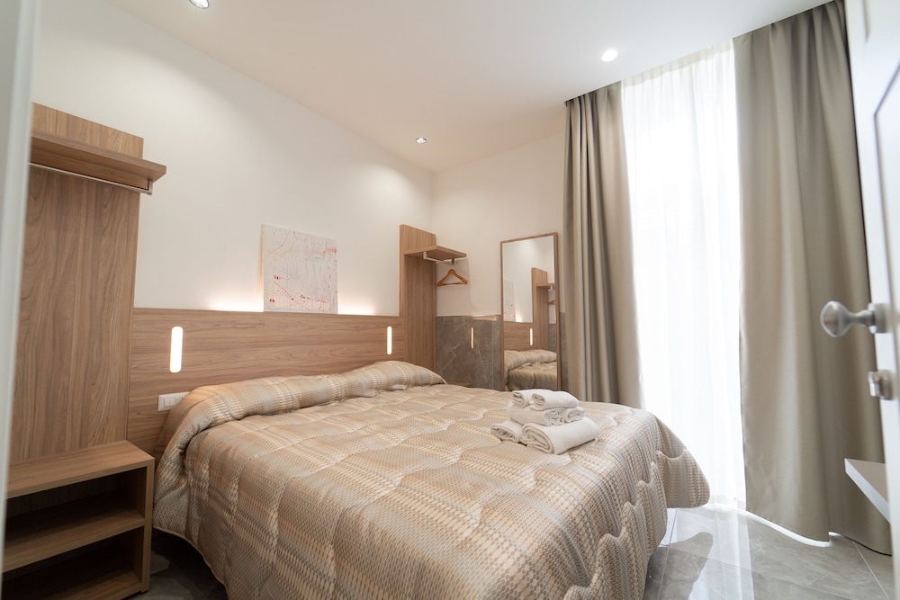 P.C. Boutique H. Napoli Centro by ClaPa Group Dislocated Hospitality