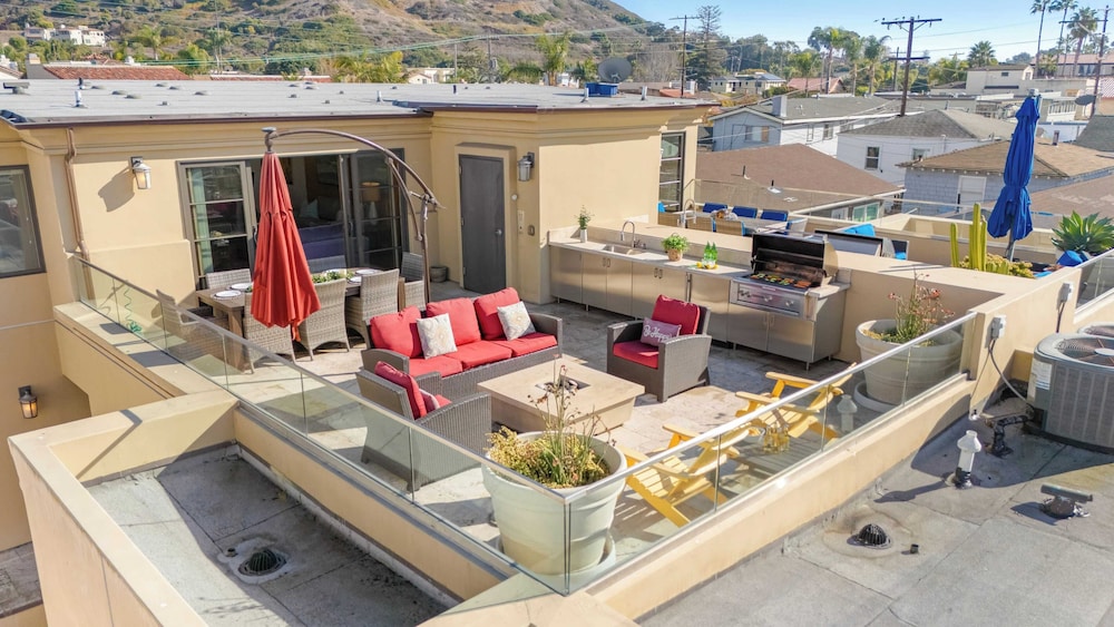 Windansea by Avantstay Private Rooftop Patio, 2 Blocks to Beach & Town