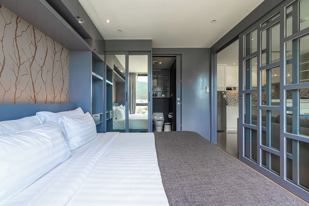 1BR Suite with Rooftop Pool C223