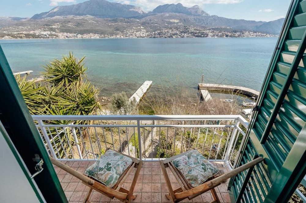 Detached Villa/njivice/sleeps6/stunning Views/wifi