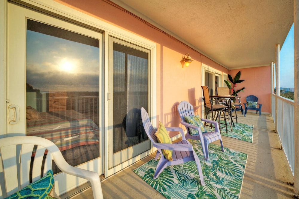 Rise N Beach by Avantstay Beachfront w Pool