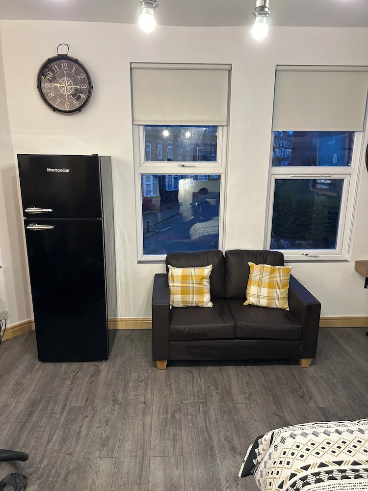 Industrial Studio Near Headingley Stadium