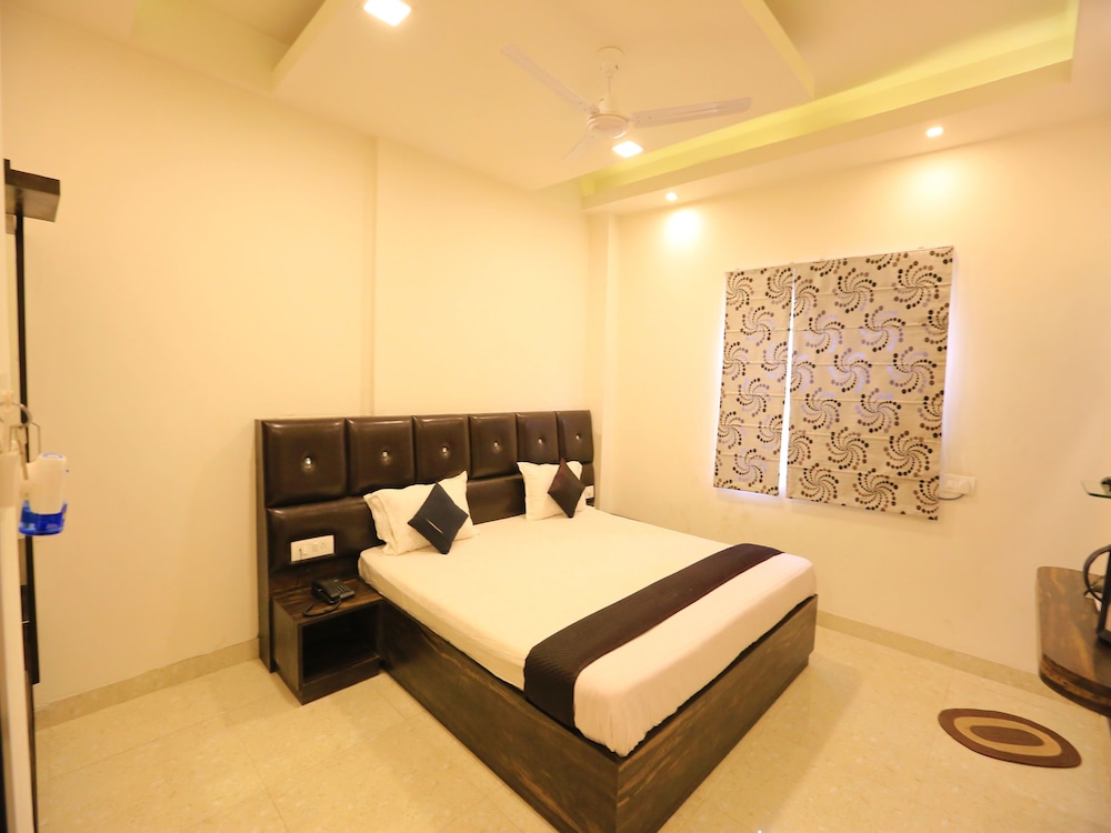 OYO Rooms 158 Gomti Nagar Kathota Jheel