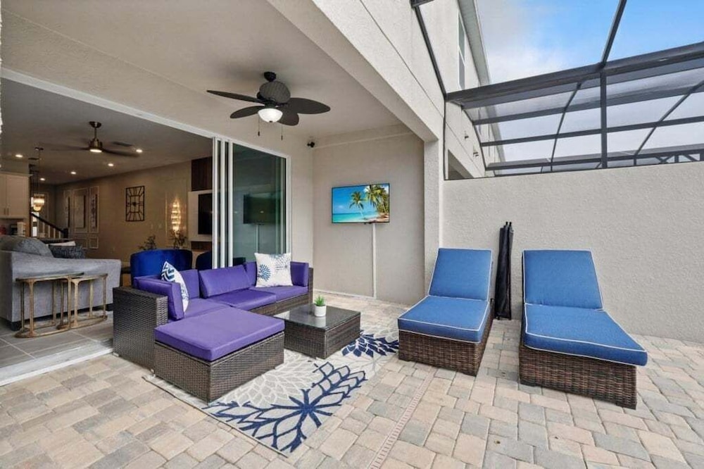 Beautiful Chic Radiance Home With Pool 5 Bedroom Townhouse