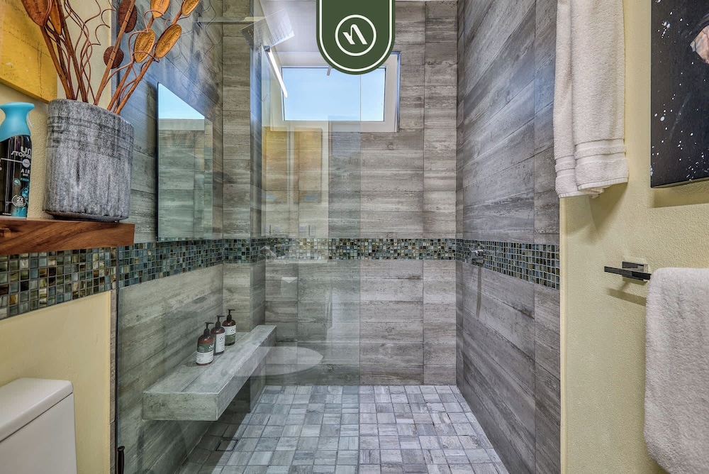 Amazing 1BR Penthouse With Balcony - Gym - Pool