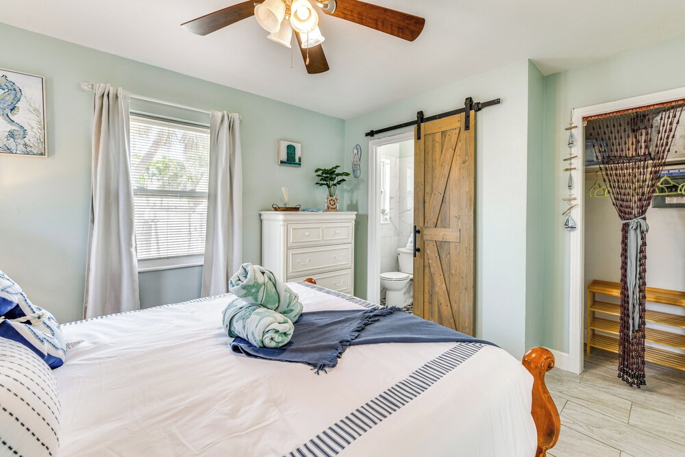 1 Mi to Upham Beach Park: Cozy St Pete Beach Apt!