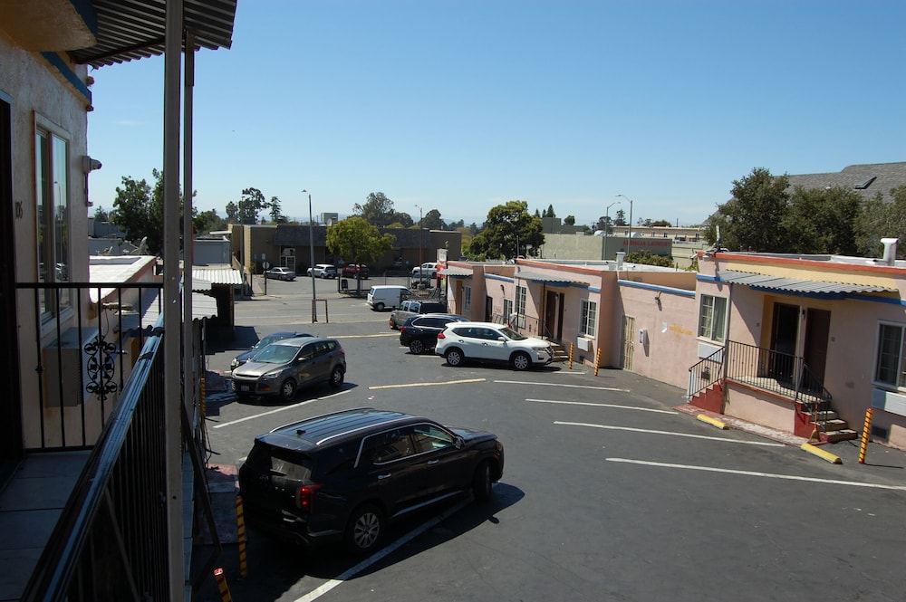 Parklane Motel