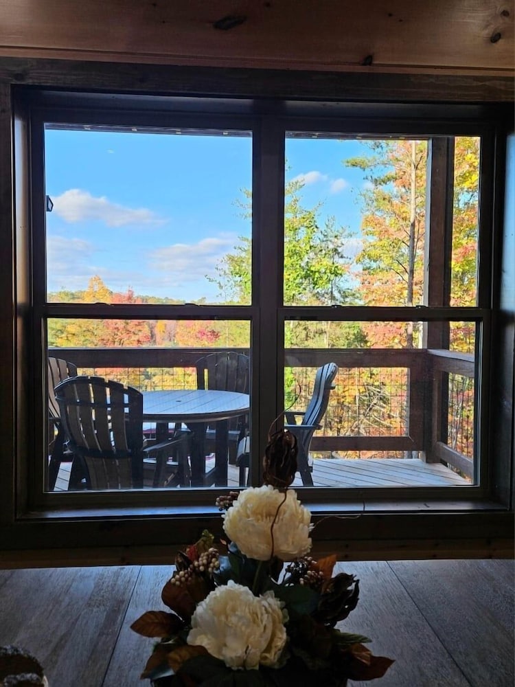 Bearly Behaving 2 Bedroom Cabin by RedAwning view 2