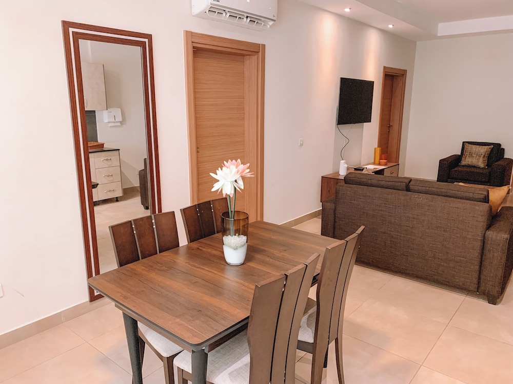 Sky Suites Airport