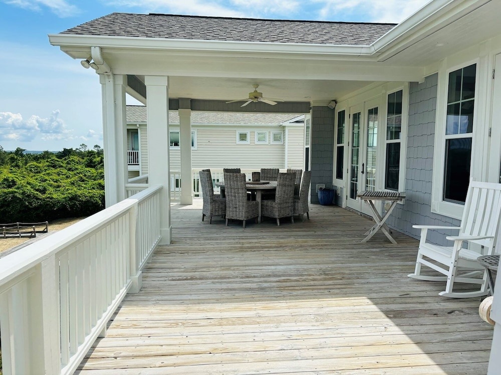 Gray Goose 5 Bedroom Home by RedAwning