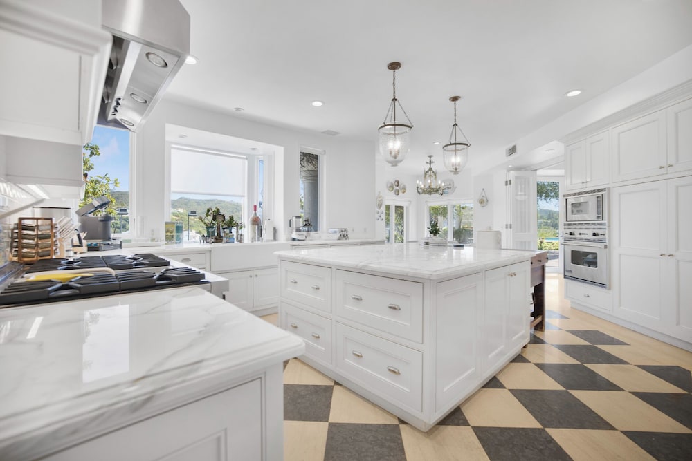 Villa Clarinda - Architect-designed Dream Estate With Theater & Outdoor Oasis
