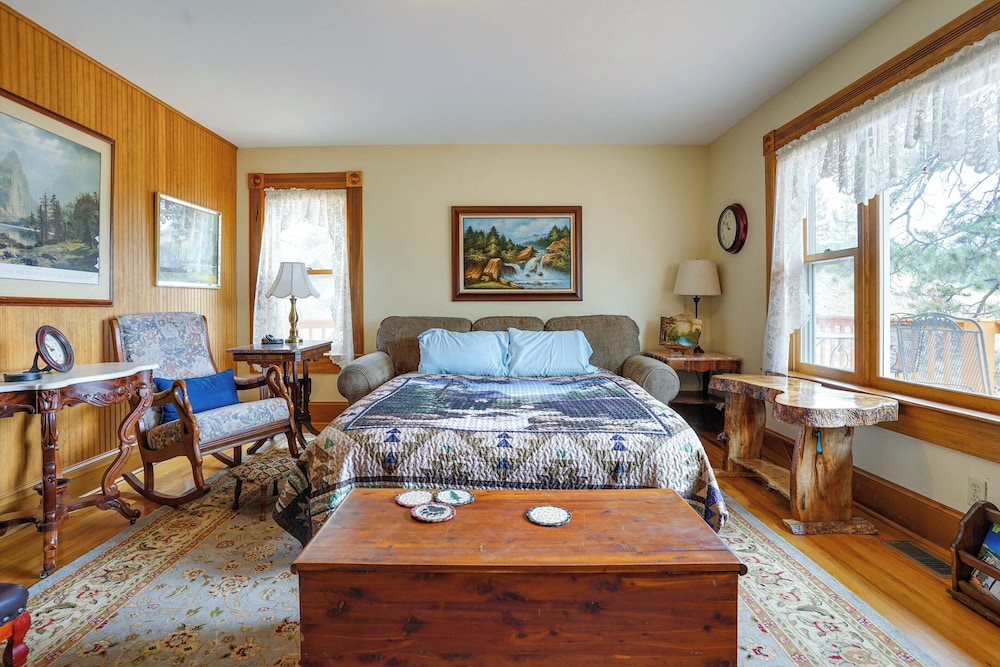 'dragons Roost' Cabin w/ Sangre de Cristo Views! view 5