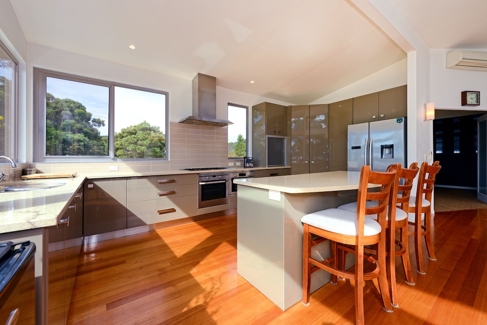 Cloudy Bay Lagoon Estate view 4