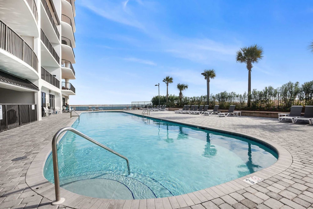 Grand Pointe 411 3 3 5 Gulf-front A Amenities