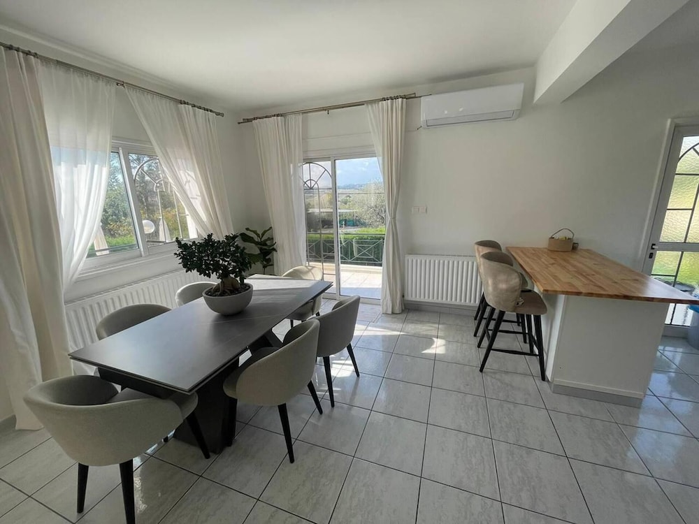 Amazing 4-bed Villa in Limassol