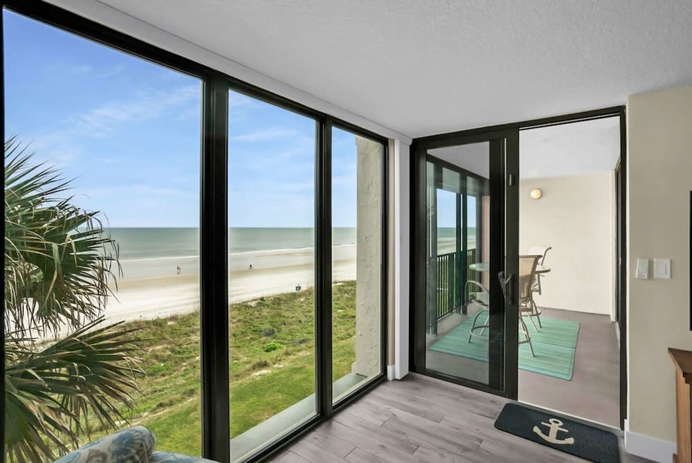 Oceanfront Pool Beach Gear Tennis Smart TVs