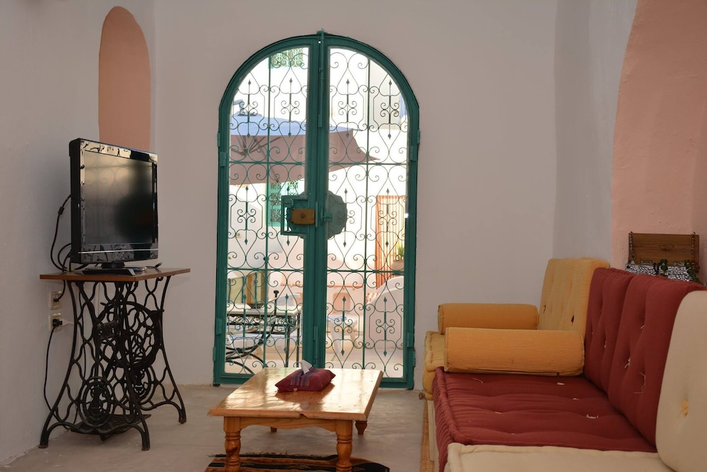 Photo 10
