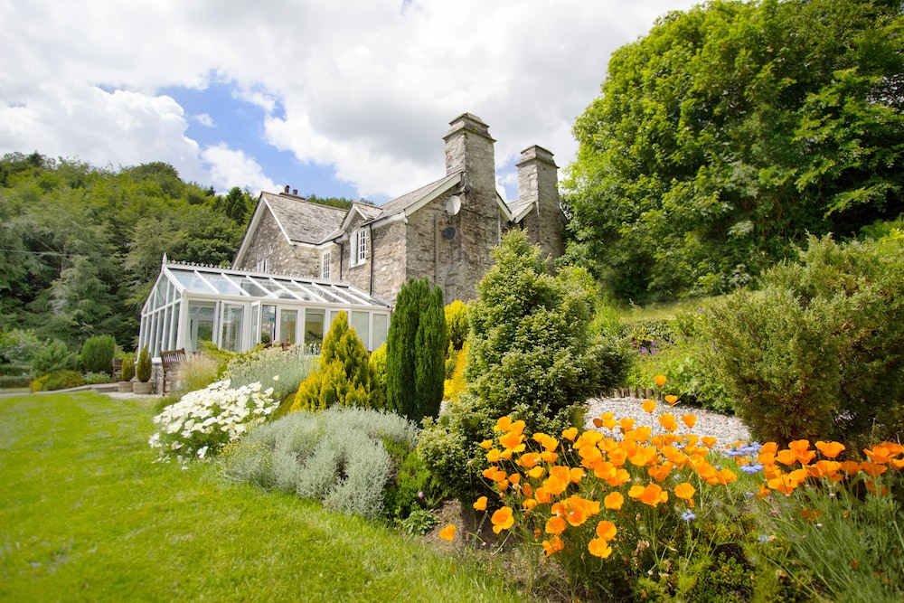 Polraen Country House