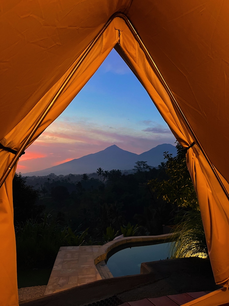 Kamanicamp