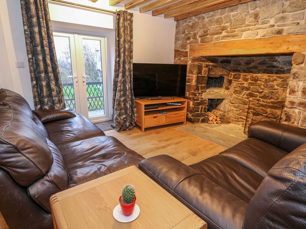 Crooked Hill Cottage view 3