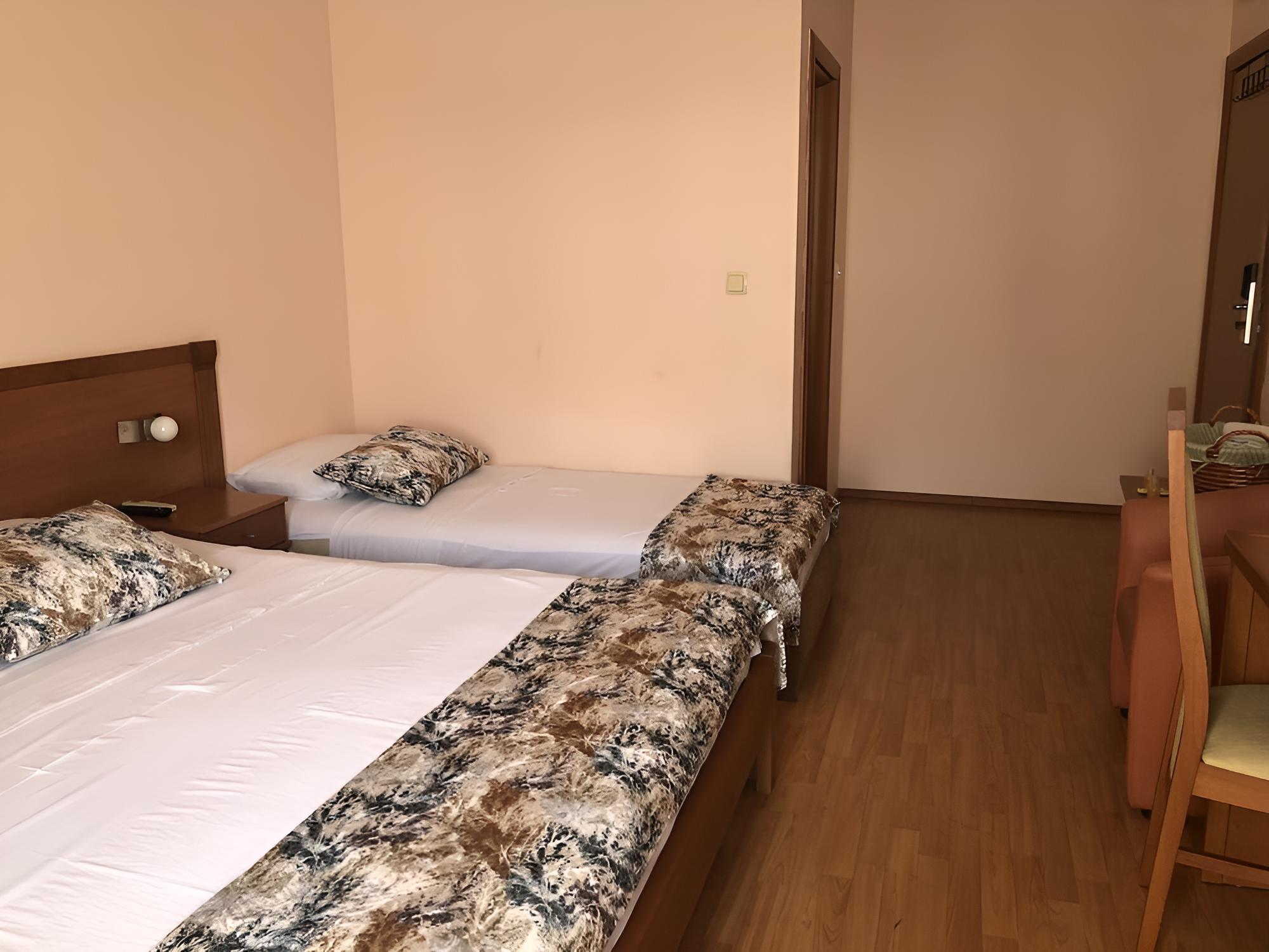 Hotel Mena