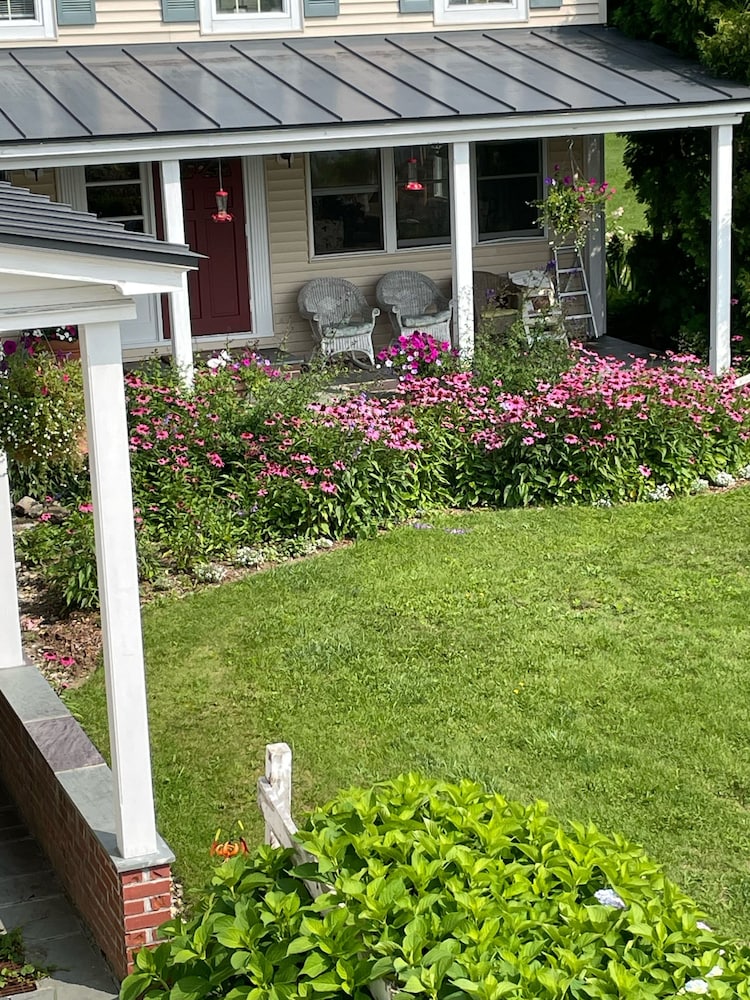 Cooper Hill Inn