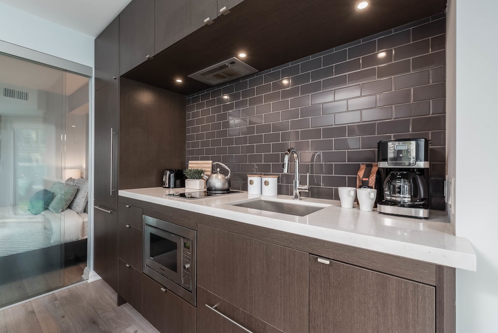 QuickStay Yorkville Paradise - Yonge & Bloor-1