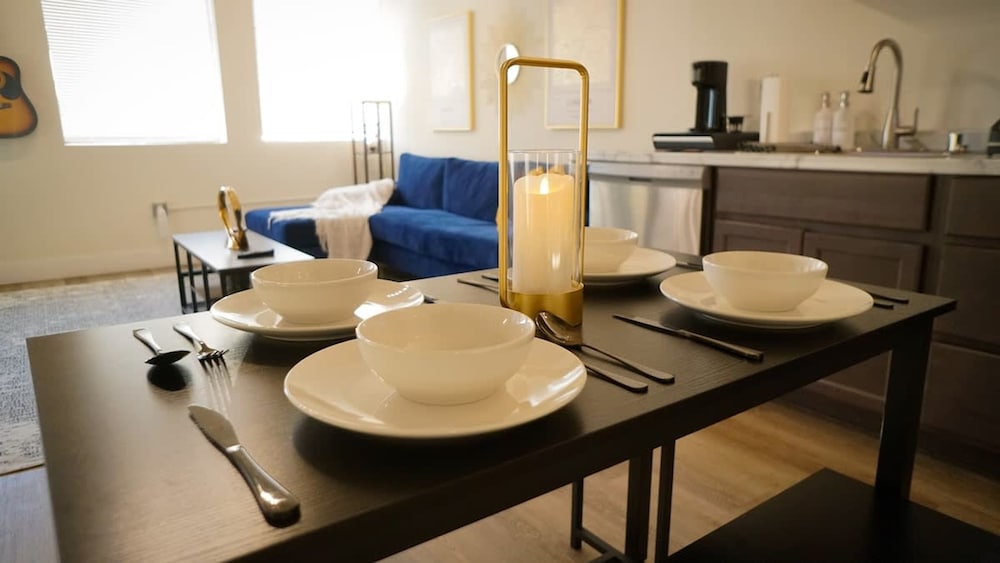 New York Style Home 10 Minutes To SNA Disneyland