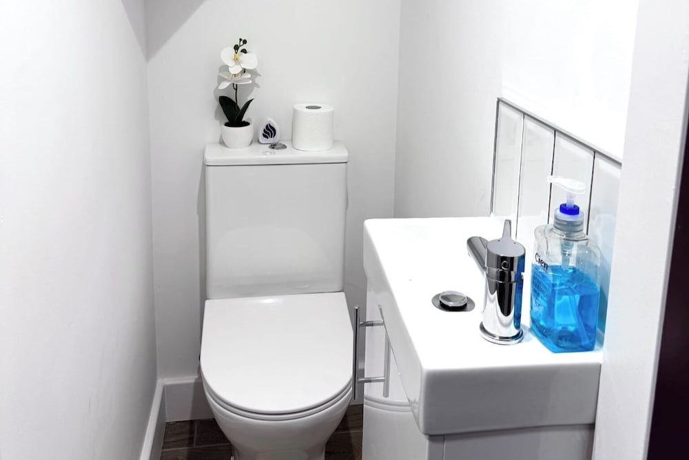 Housesleeps10-5bed- Citystay-parking-tv