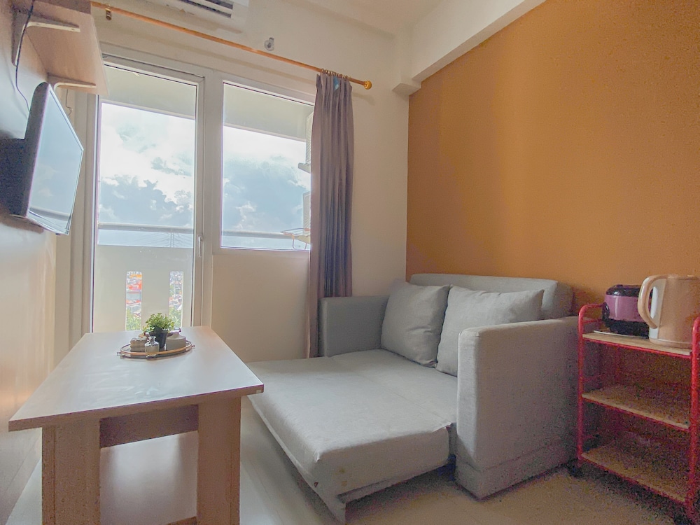Good And Homey 2Br Apartment At Green Pramuka City