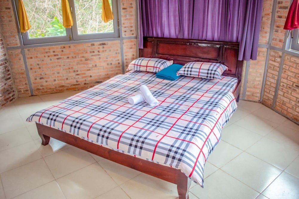 Maple Hostel
