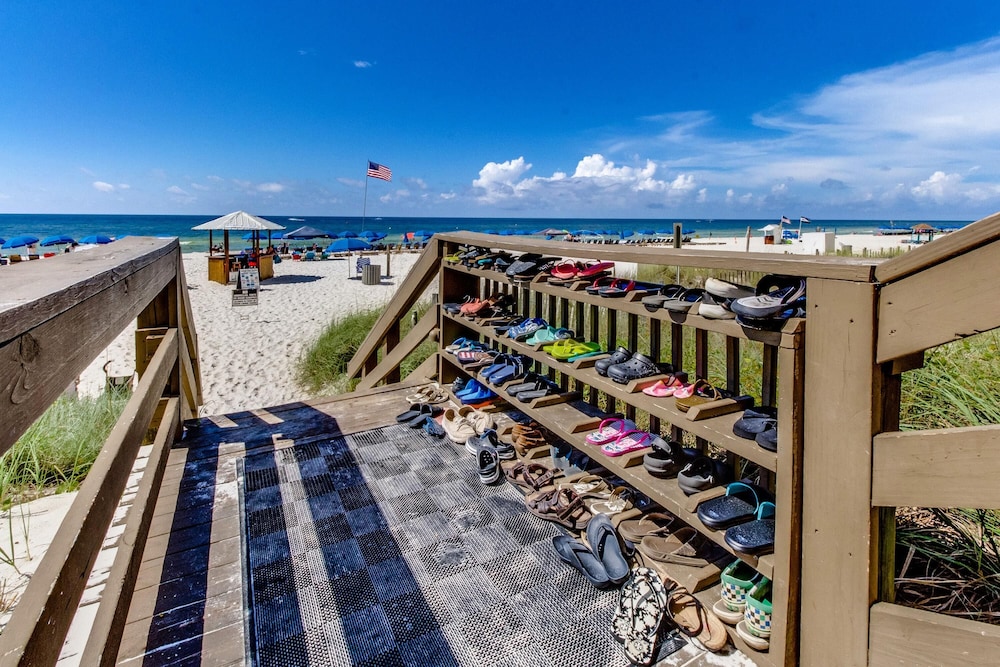 Emerald Beach by Forehand Rentals