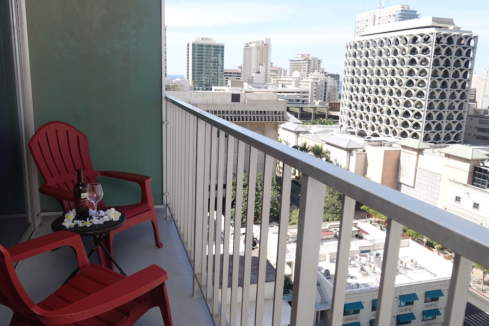 Tropical Studios at Marine Surf Waikiki
